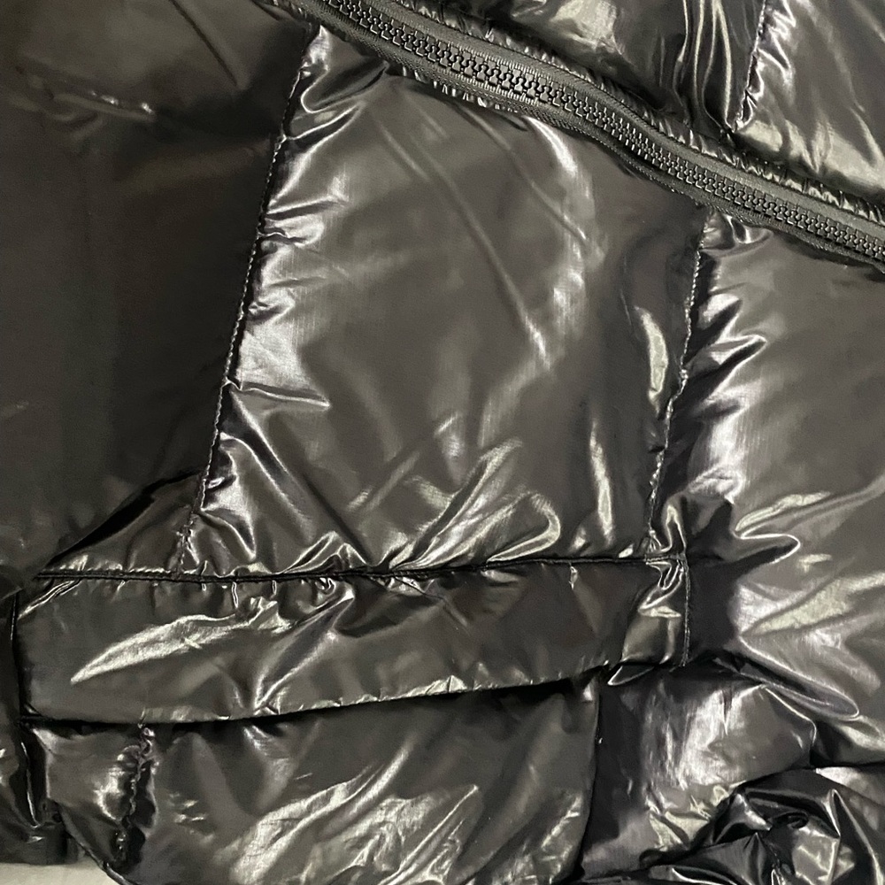 Men's Canada Goose Black Puffer Jacket - Picture 2 of 8